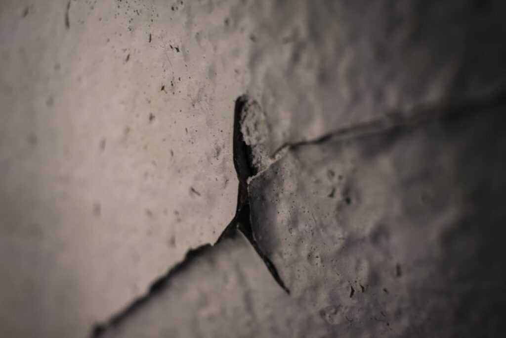 Photo repair concrete crack