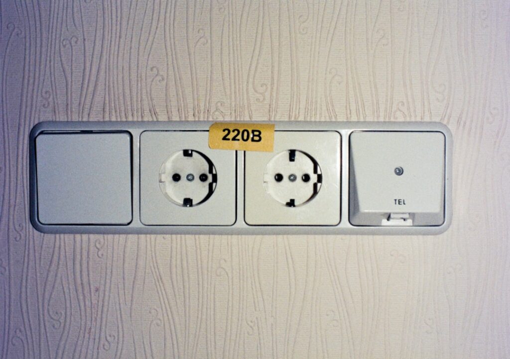 Photo electric socket
